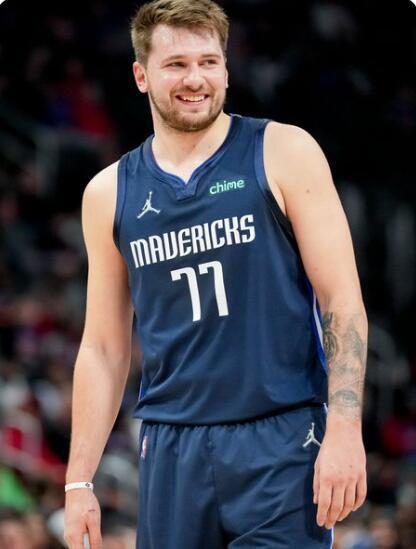 明对比的是 明对比的是